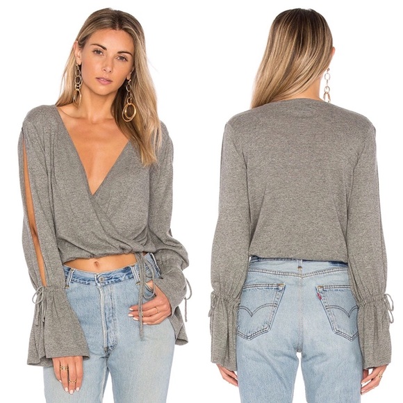 💥 LAST ONE Tie Waist Split Bell Sleeve Crop Top - Picture 2 of 4